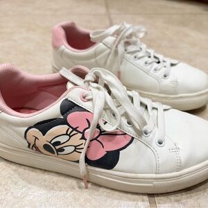 Disney Minnie Mouse Women's Size 10 Character Sneakers White/Pink NWT